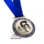 Medalha Personalizada - Medalha em metal no relevo com banho niquelado e cor esmaltada com fita de cetim. Fbrica de medalha personalizada e promocional. Medalhas e comendas.