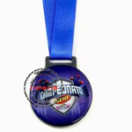 Medalha adesivada e resinada - Medalha em metal com adesivo resinado e banho de ebonol, montada com fita de cetim a 01 cor.