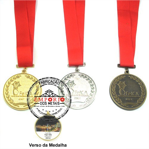 Medalha em metal com relevo