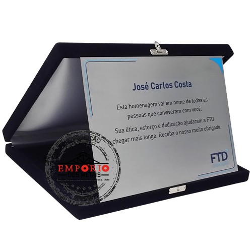 Placa de homenagem