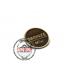 Pin Bronze - Pin bronze. Pin formato redondo. Pin em metal no relevo com banho bronzeado. Pin personalizado. Pin promocional.