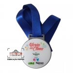 Medalha com adesivo resinado - Medalha com adesivo resinado. Medalha em metal com aplicao de etiqueta resinada. Medalha em prata velha. Medalha com fita de cetim. medalha promocional. Medalha personalizada. Medalhas para evento.