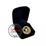 Broche tempo de casa - Broche tempo de casa em metal no relevo com banho dourado e cor esmaltada, acondicionado em estojo de veludo. Pin personalizado para campanhas de tempo de empresa. Fbrica de pin promocional para datas comemorativas.