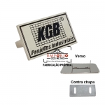 Plaqueta com Garra Tipo U - Plaqueta em metal baixo relevo com banho niquelado e cor esmaltada com garra tipo U no verso. Fbrica de plaquetas personalizadas para bolsa, malas e mochilas.Plaquetas promocional para divulgao da sua marca.