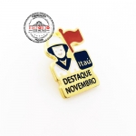 Pin Campanha Destaque - PIn em metal no relevo com banho dourado e cor esmaltada. Fbrica de pins de reconhecimento. Pin personalizado para campanha promocional. Broche de reconhecimento. Pin multnivel. Marketing multinvel.