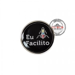 Pin com Etiqueta Resinada - Pin em metal niquelado no formato redondo com aplicao de adesivo resinado. Fbrica de pins com etiqueta resinada. Pins personalizados para brindes e eventos. Peas sob encomenda. Broche adesivado.