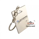 Chaveiro em Metal no Relevo - Chaveiro em metal com logo baixo relevo, banho niquelado e montado com corrente e argola comum. Fbrica de chaveiro promocional. Chaveiro personalizado para divulgao da marca. Peas exclusivas e sob encomenda.