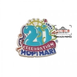 Pin Celebrao 20 anos - Pin em metal no relevo niquelado e cores esmaltadas. Fbrica de pins tempo de casa. Broche tempo de empresa. Pins personalizados para campanha promocional, personalizado com o logo da sua empresa.