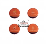 Pins Logo Adesivado - Pins em metal niquelado com aplicao de adesivo e cobertura de resina transparente. Fbrica de pins para eventos, brindes e campanhas promocionais. Broche com etiqueta resinada.