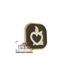 Pin Logo em Relevo - Pin em metal com logo em relevo, banho dourado e cor esmaltada. Fbrica de pins personalizados para evento promocional e divulgao da marca. Broche para brindes. Pin de lapela.