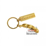 Chaveiro Soja com Plaqueta - Chaveiro em formato recortado de soja com plaqueta em baixo relevo e banhos dourado. Fbrica de chaveiros com logo gravado. Peas personalizadas para evento promocional e divulgao da marca.