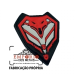 PIN PRETO EM RELEVO - Pin em metal no relevo com banho preto e cor esmalta. Fbrica de pins personalizados para eventos, divulgao da marca ou brinde. Pin de lapela. Broches promocionais.