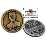 MEDALHA BRONZE/PRATA VELHA FRENTE E VERSO - Medalha em metal com frente e verso em relevo e banho bronzeado ou prata velha. Fbrica de medalhas personalizadas para evento promocional, campanhas de reconhecimento e premiaes especiais. Peas sofisticadas e sob encomenda.