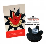 PIN BANHO PRETO COM CARTELA - Pin em metal no relevo com banho preto e cor esmalta. Com cartela. Fbrica de pins personalizados para eventos, divulgao da marca ou brinde. Pin de lapela. Broches promocionais.