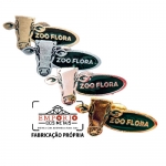 PIN EM RELEVO - Pin com logo em relevo nos banhos: dourado, niquelado, bronzeado e cobre, com pino e borboleta metlica no verso.