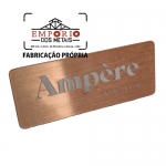 CRACH EM BRONZE - Crach em bronze escovado e envernizado, gravado com impresso digital U.V. com ms de neodmio. Fbrica de crachs metlicos para identificao. Peas personalizadas e sob encomenda.