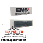 CRACH EM ACRLICO - Crach em acrlico branco com corte a laser e impresso digital U.V. Im no verso. Fbrica de crachs em acrlico e ao inox. Crach de identificao personalizados.