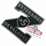 PIN EM RELEVO