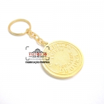 Chaveiro dourado - Chaveiro dourado. Chaveiro em relevo. Chaveiro com logo gravado em baixo relevo. Chaveiro personalizado. Chaveiro promocional.