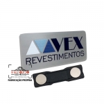 Crachs com logo gravado - Crachs com logo gravado. Crachs personalizados. Crachs em ao inox. Crach gravado com impresso digital U.V. crach promocional.